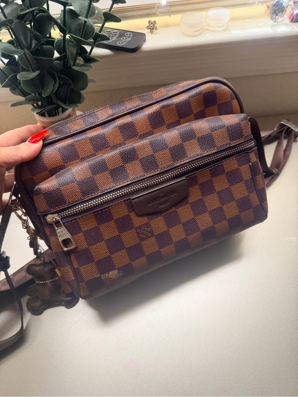 Classic Brown Checkered Crossbody Bag with Front Zip Pocket